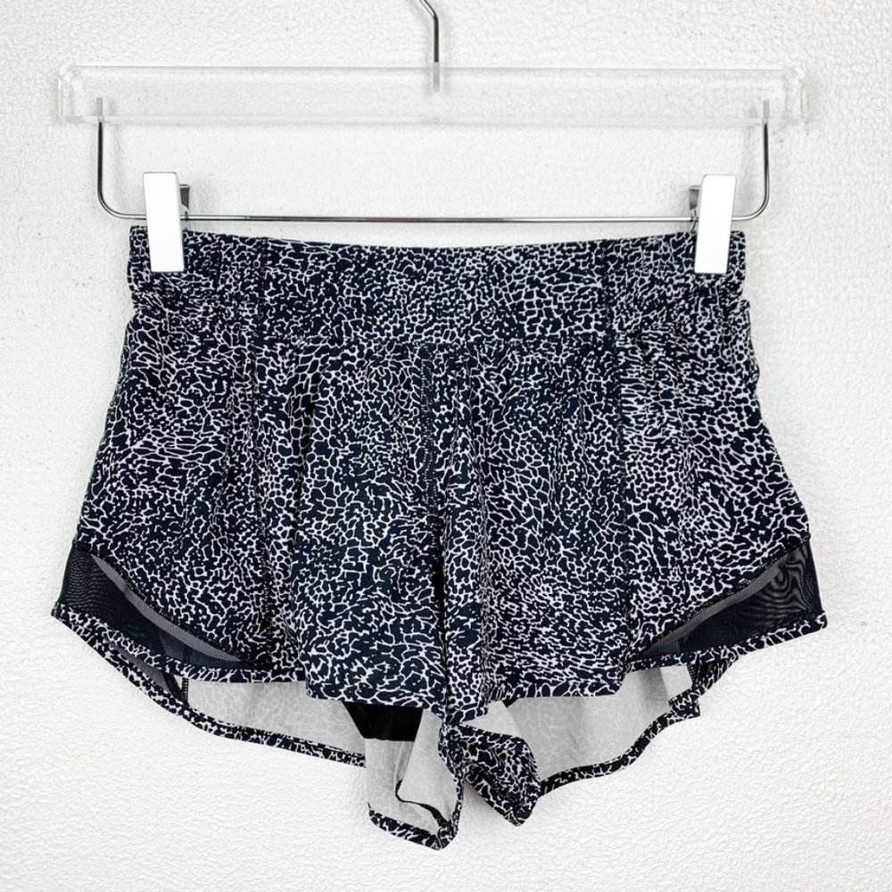 lululemon | Hotty Hot Short II *2.5 Polar Shift
